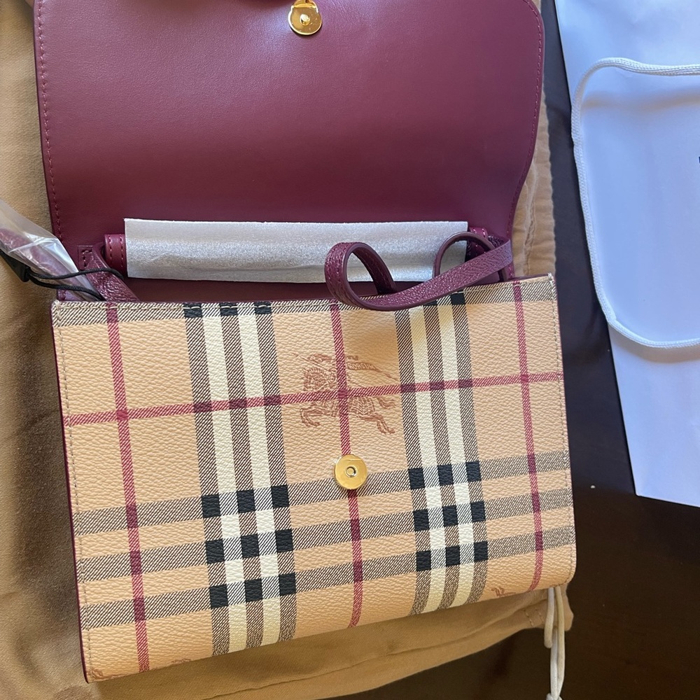 NWT!!! BRAND NEW BURBERRY CROSSBODY